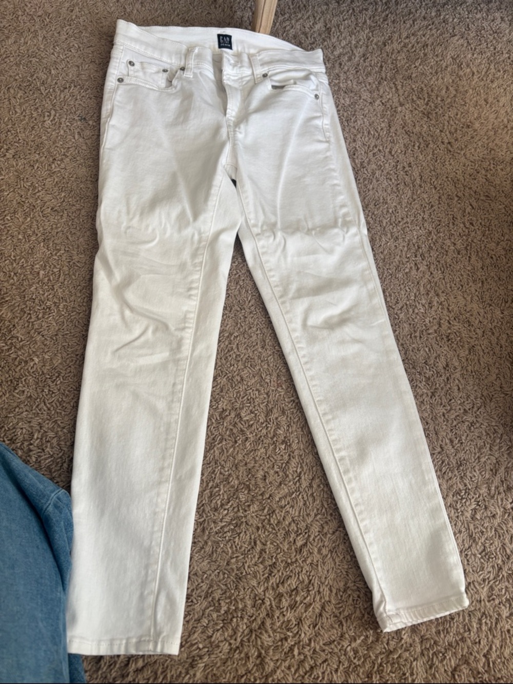 1 hr sale NWOT FLAWLESS GAP Women White Skinny Jeans SIZE 26 regular true skinny